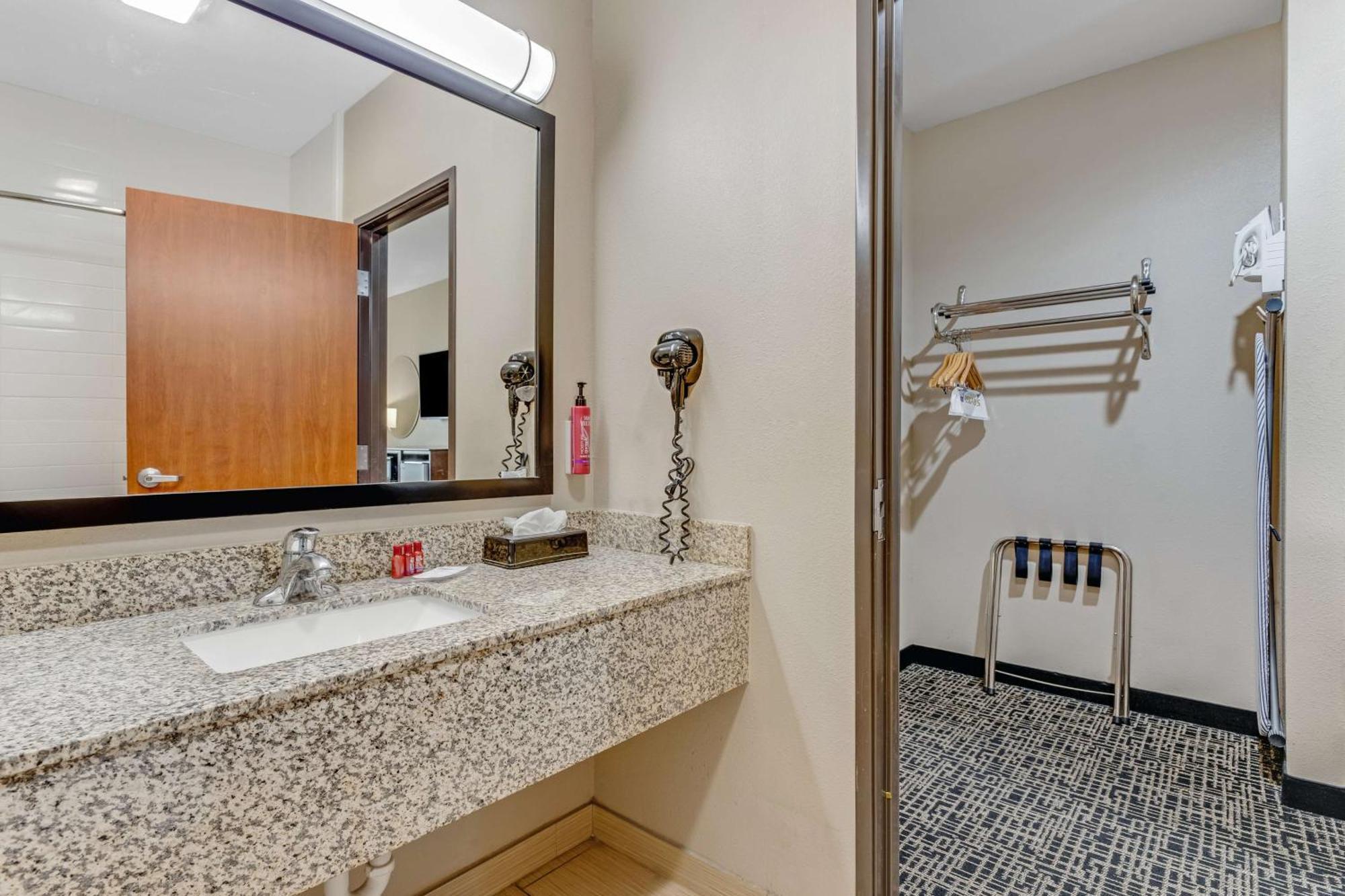 Surestay Plus Hotel By Best Western Owasso Tulsa North Bagian luar foto